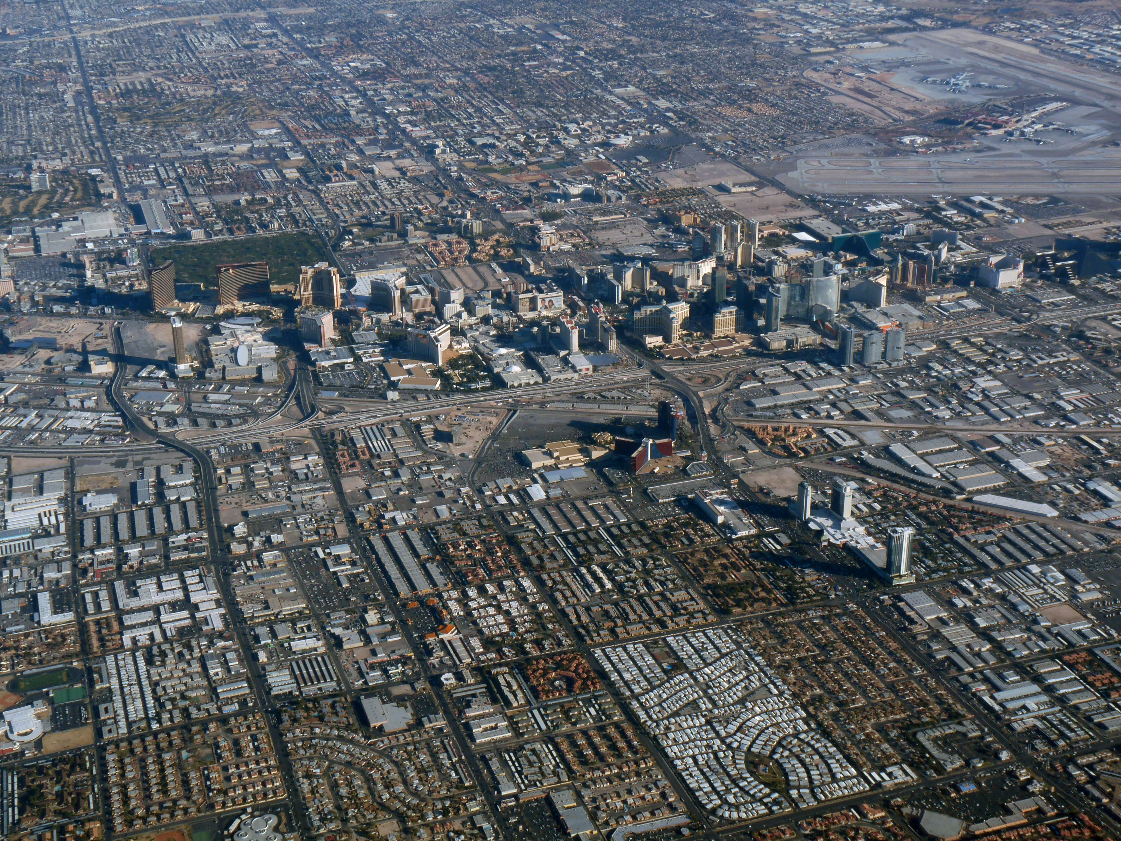 Las Vegas strip from the air (3191356127)