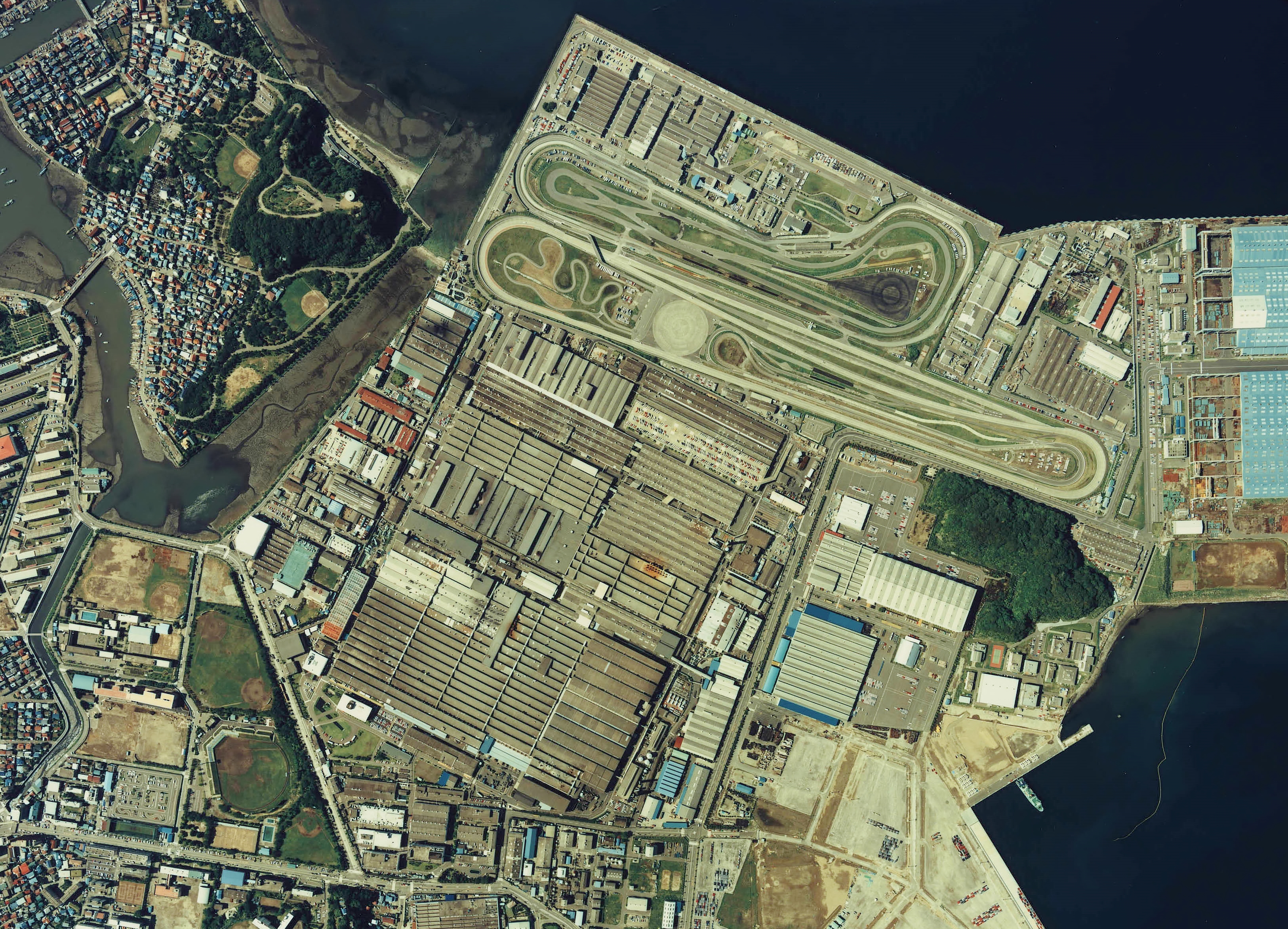 Nissan Motor Oppama Plant Aerial photograph.1983