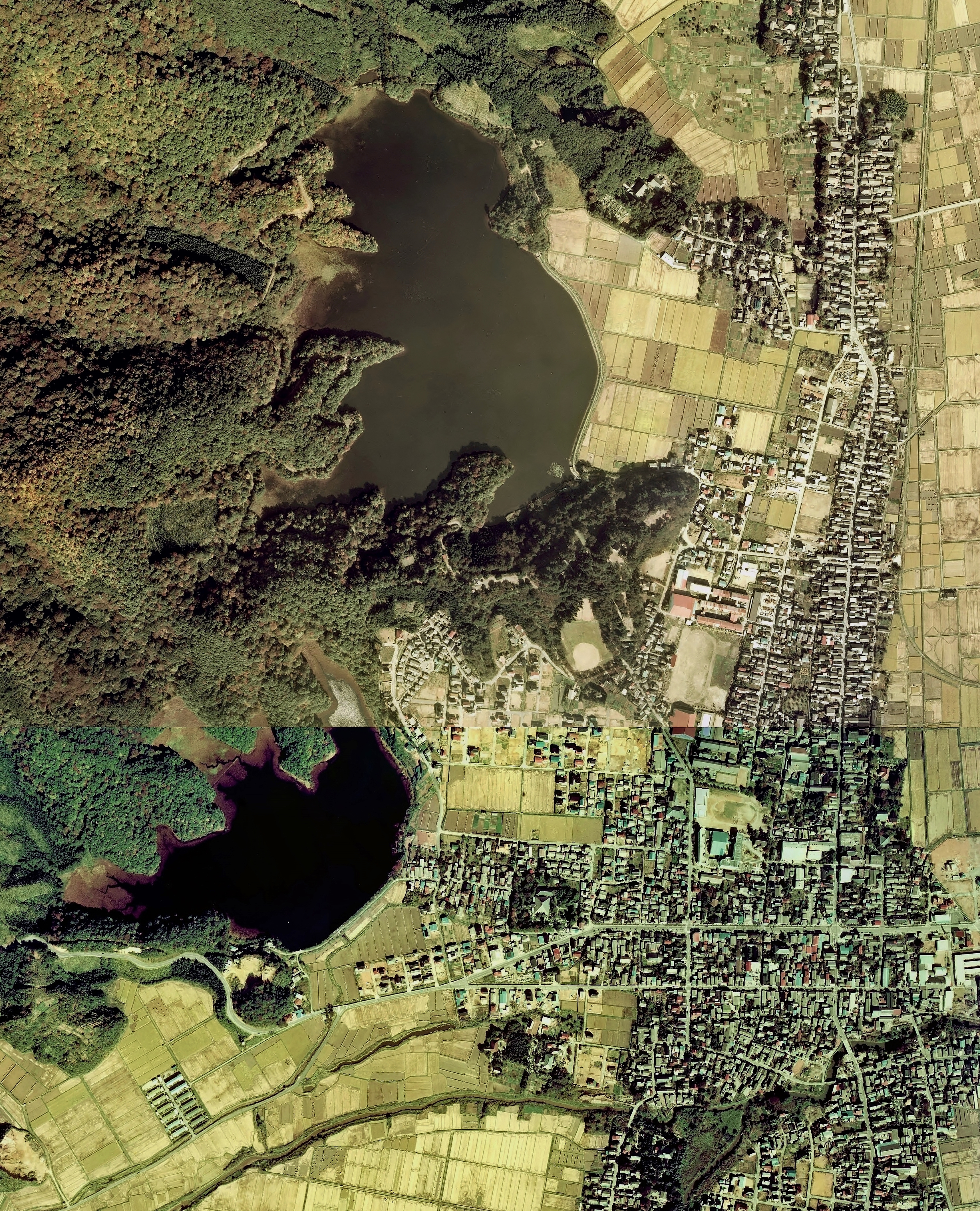 Oyama Kami-ike and Shimo-ike water reservoirs Aerial photograph.1976