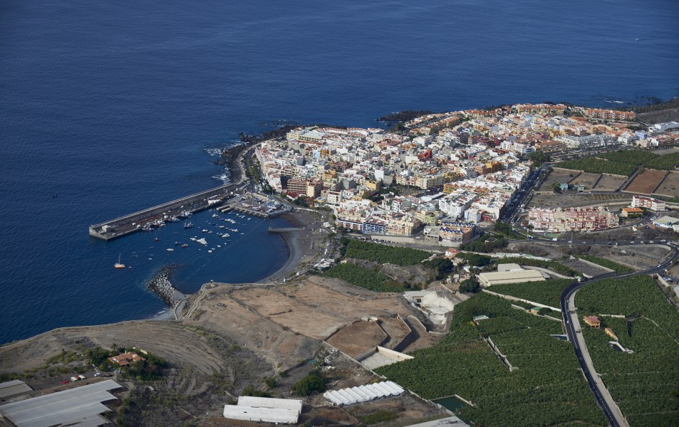 A0194 Tenerife, Playa San Juan aerial view