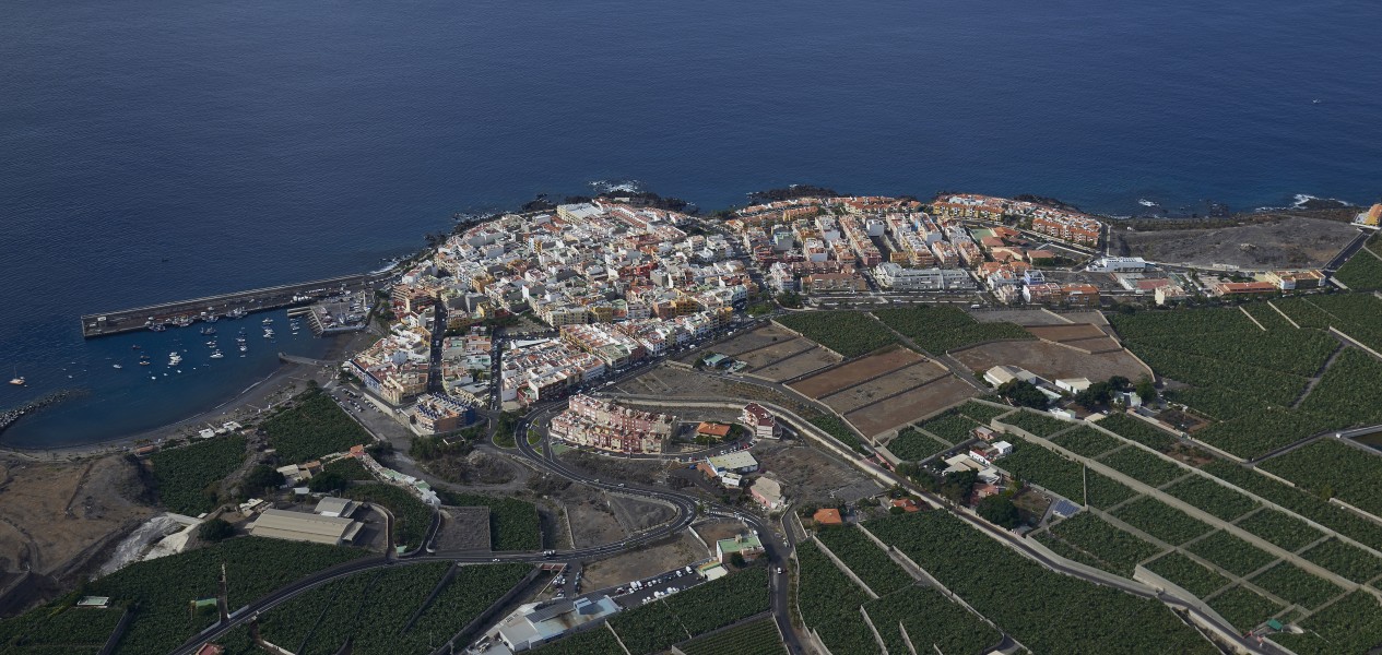 A0198 Tenerife, Playa San Juan aerial view