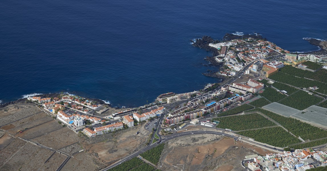 A0215 Tenerife, Playa de La Arena aerial view