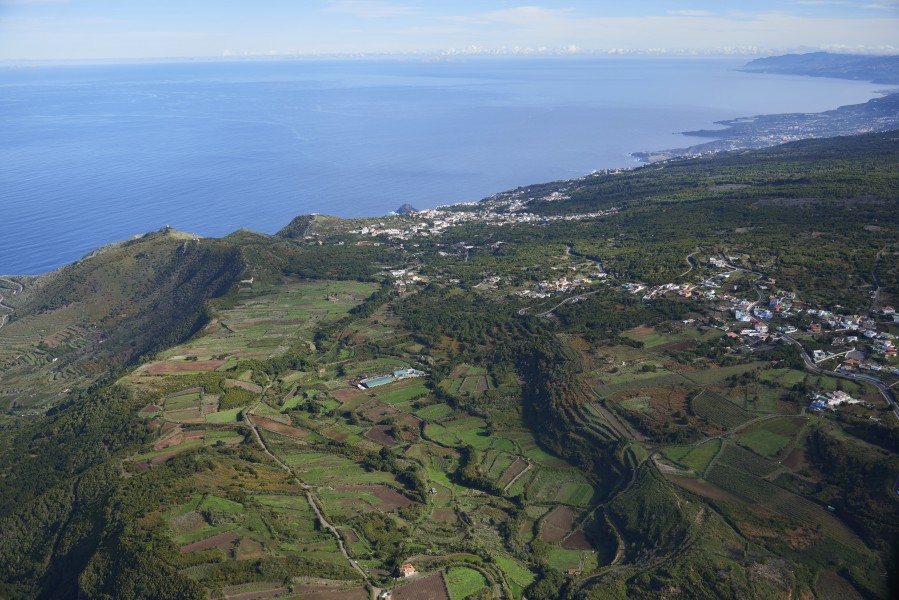 A0269 Tenerife, Looking direction El Tanque - Roque de Garachico aerial view