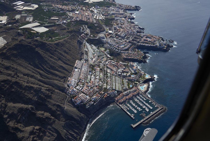 A0342 Tenerife, Los Gigantes aerial view