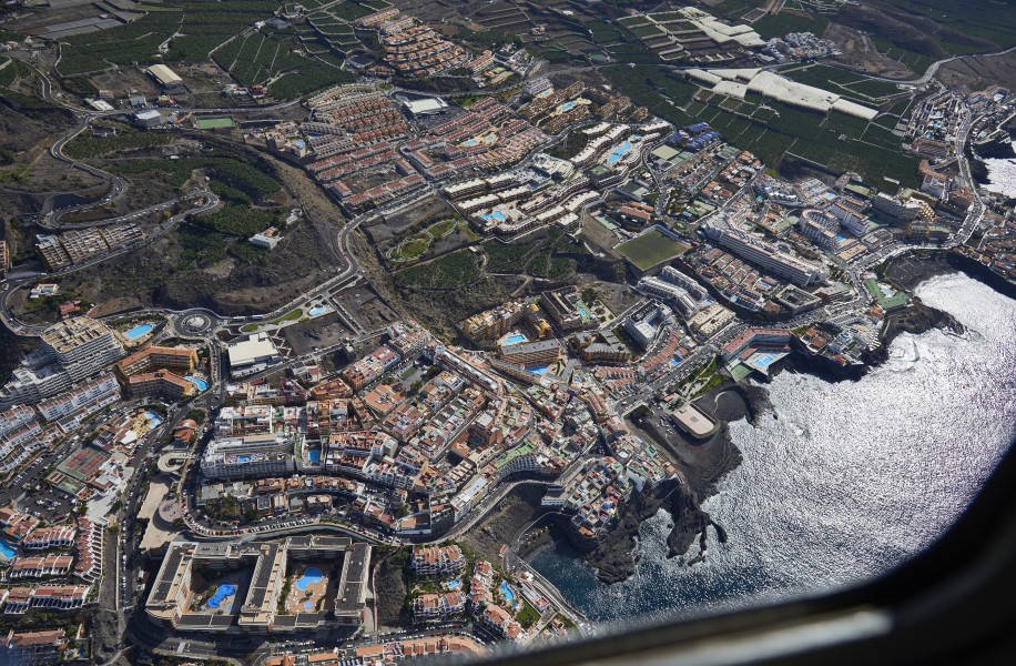 A0349 Tenerife, Los Gigantes aerial view