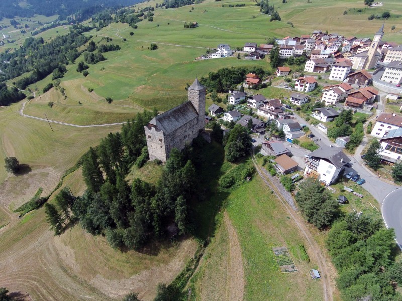 Burg Riom, aerial photography 3