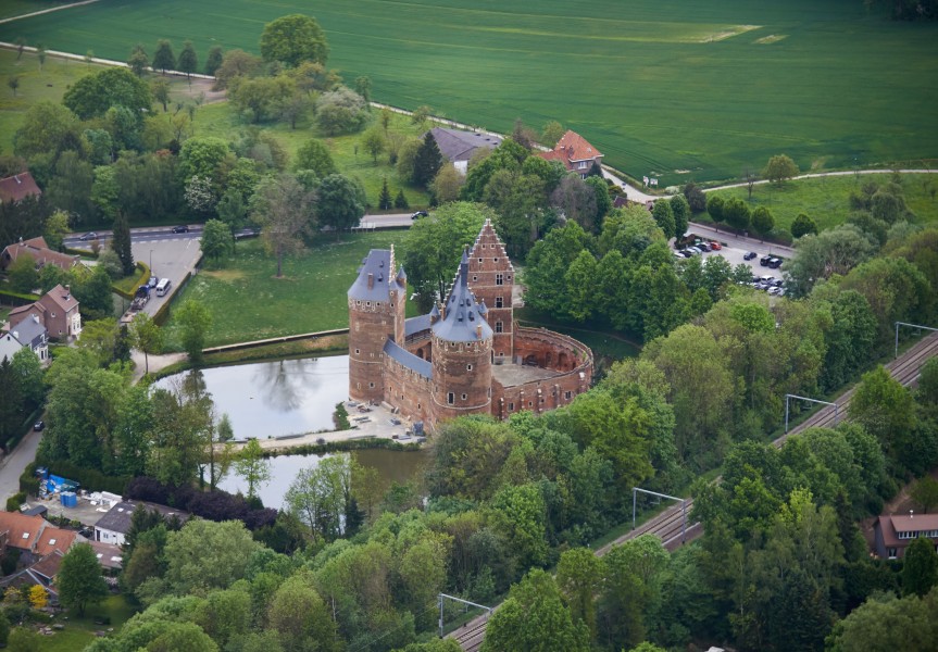 Castle of Beersel aerial photo A