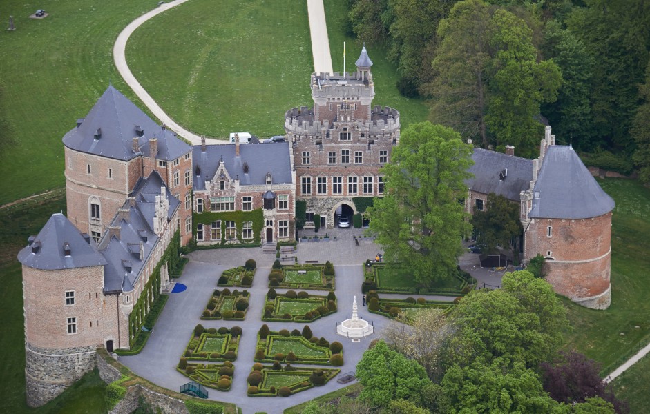 Castle of Gaasbeek aerial photo C