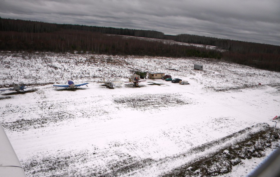 Стоянка аэродрома Суховка зимой 2011г.