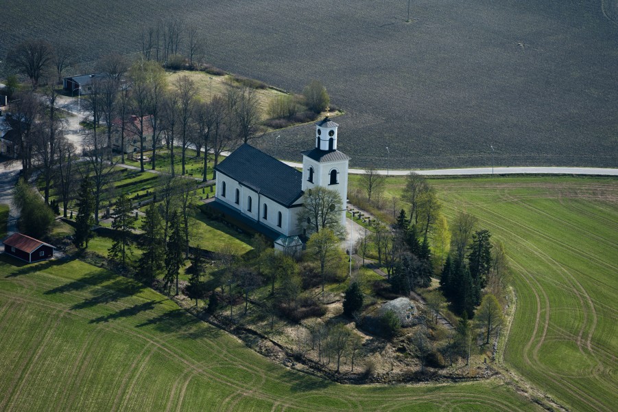 Kuddby kyrka från luften