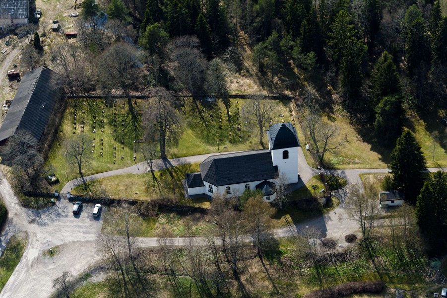 Kvarsebo kyrka från luften