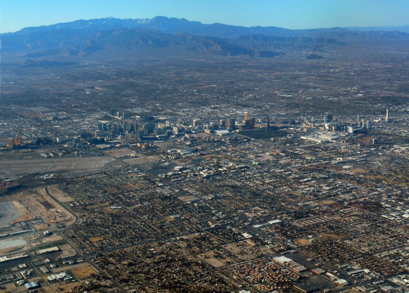 Las Vegas strip from the air (3191356789)