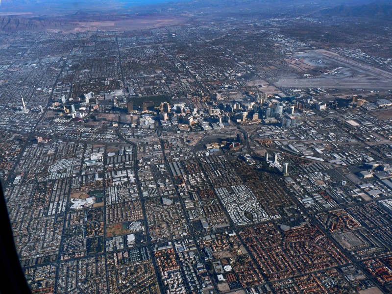 Las Vegas strip from the air (3192201540)