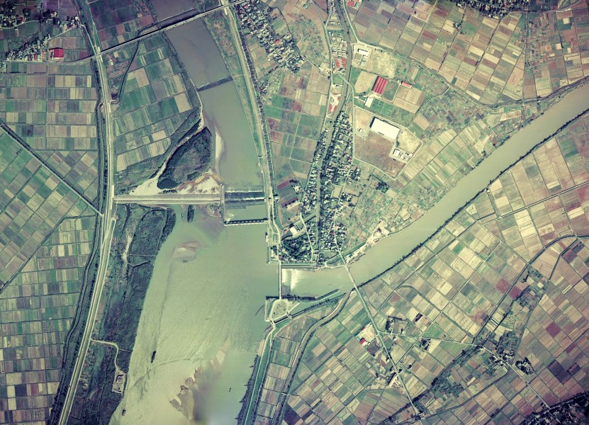 Okozu movable weir Aerial photograph.1975