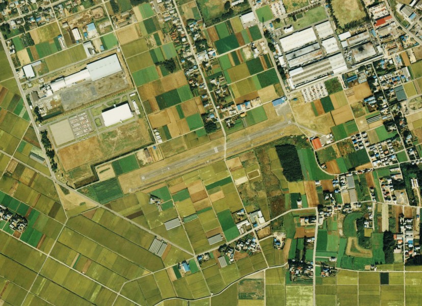 Onishi privately owned runwey Aerial photograph.1986