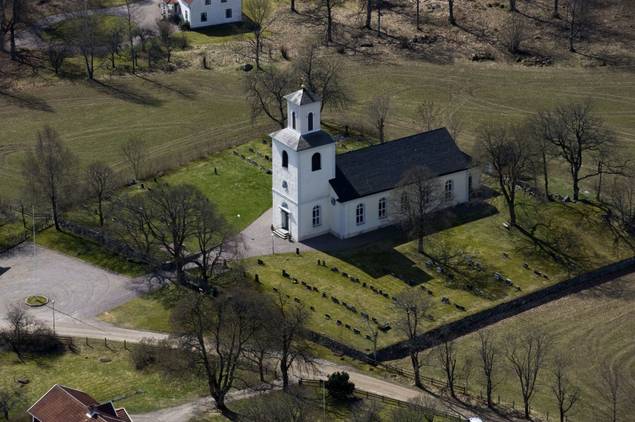 Södra Solberga kyrka från luften