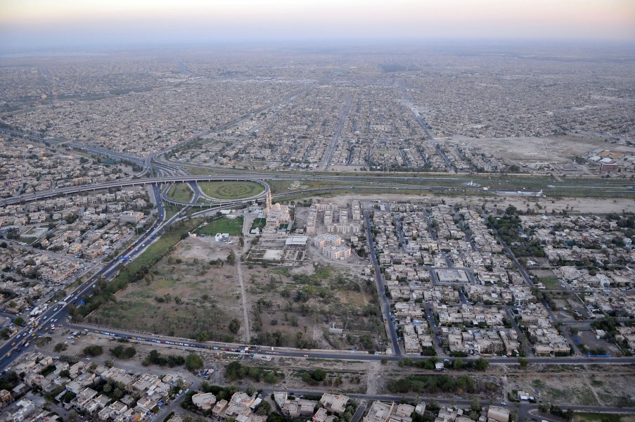 Secretary Kerry's Helicopter Flies Over Baghdad En Route to Airport (14468581976)