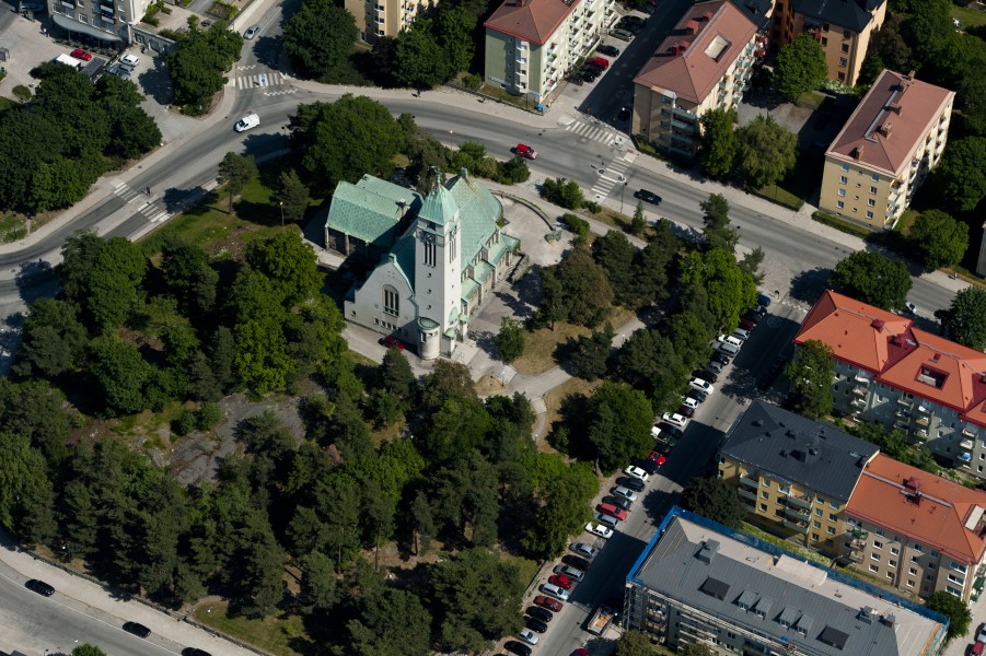 Sundbybergs kyrka från luften