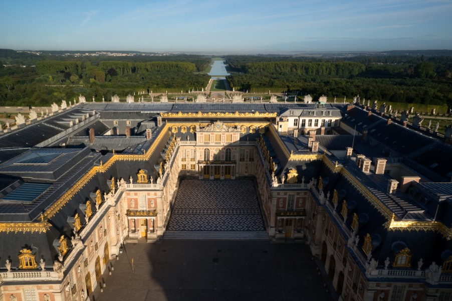 Vue aérienne du domaine de Versailles le 20 août 2014 par ToucanWings - Creative Commons By Sa 3.0 - 02