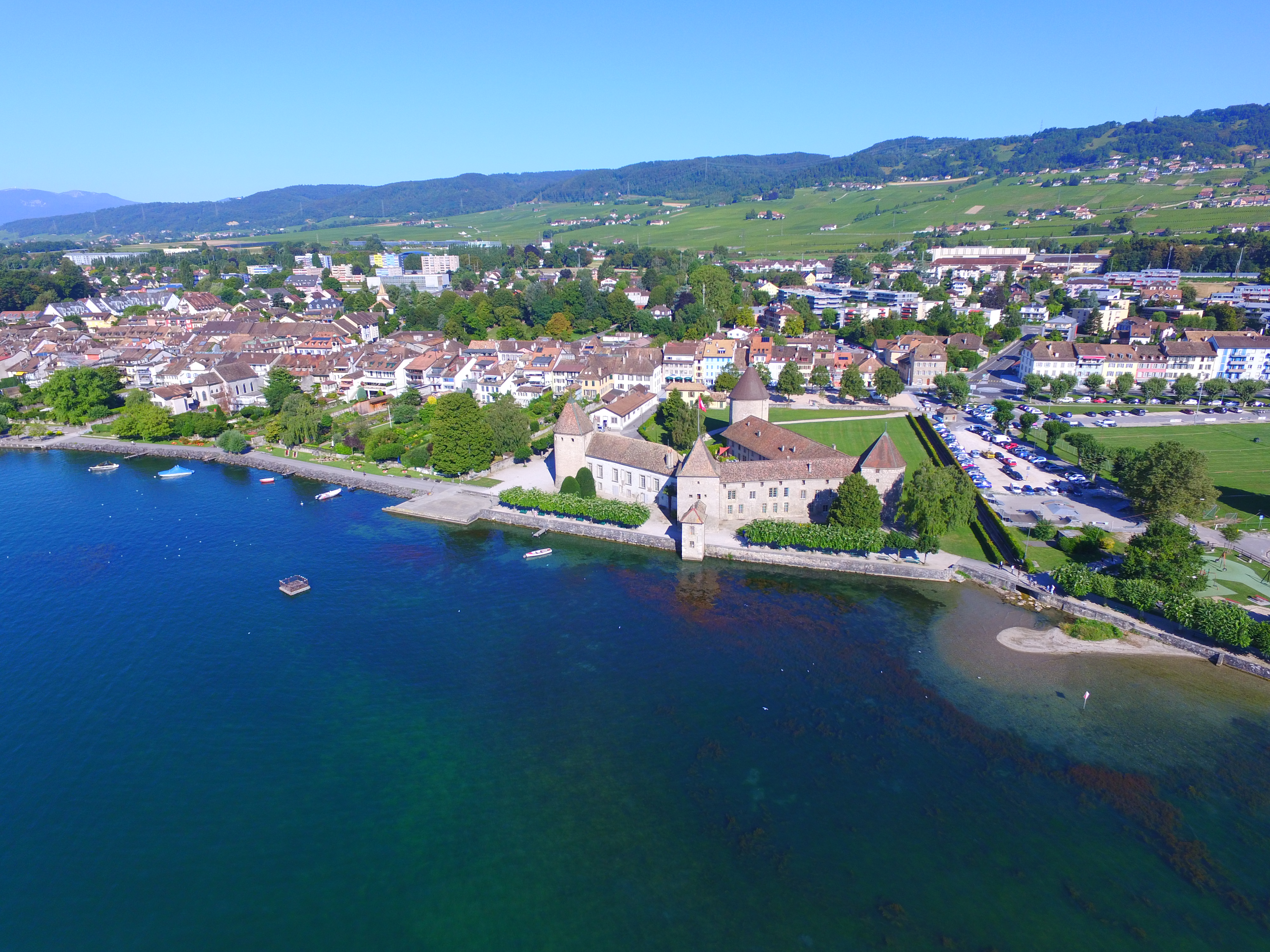 Rolle-Castle-aerial-2