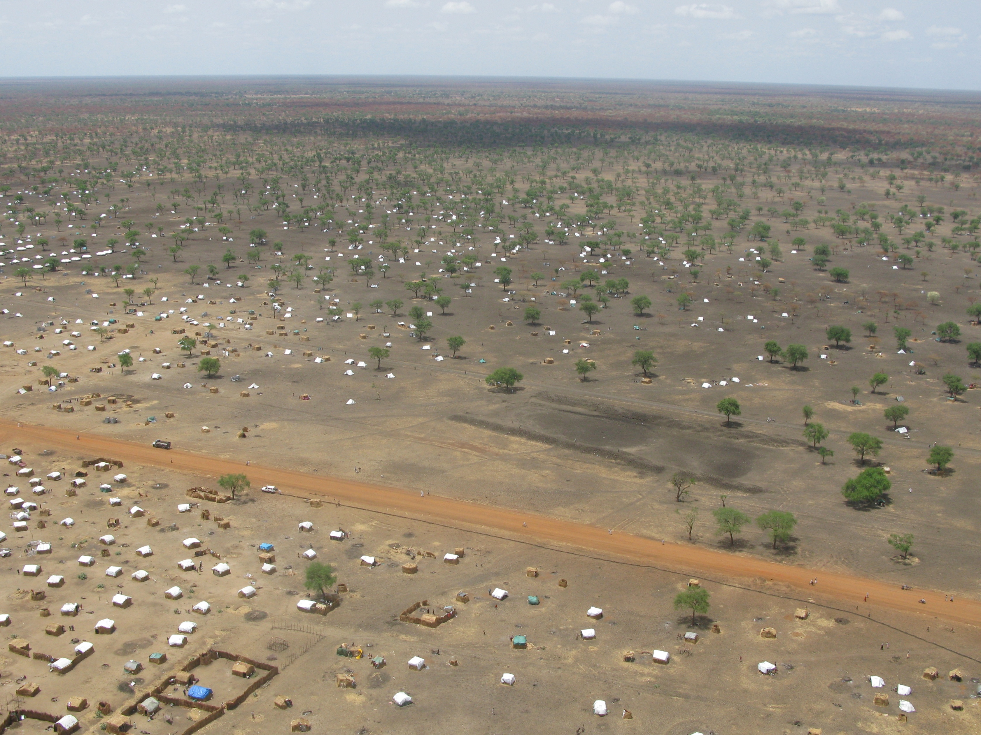 The scale of the problem Jamam refugee camp from the air (6972523516)