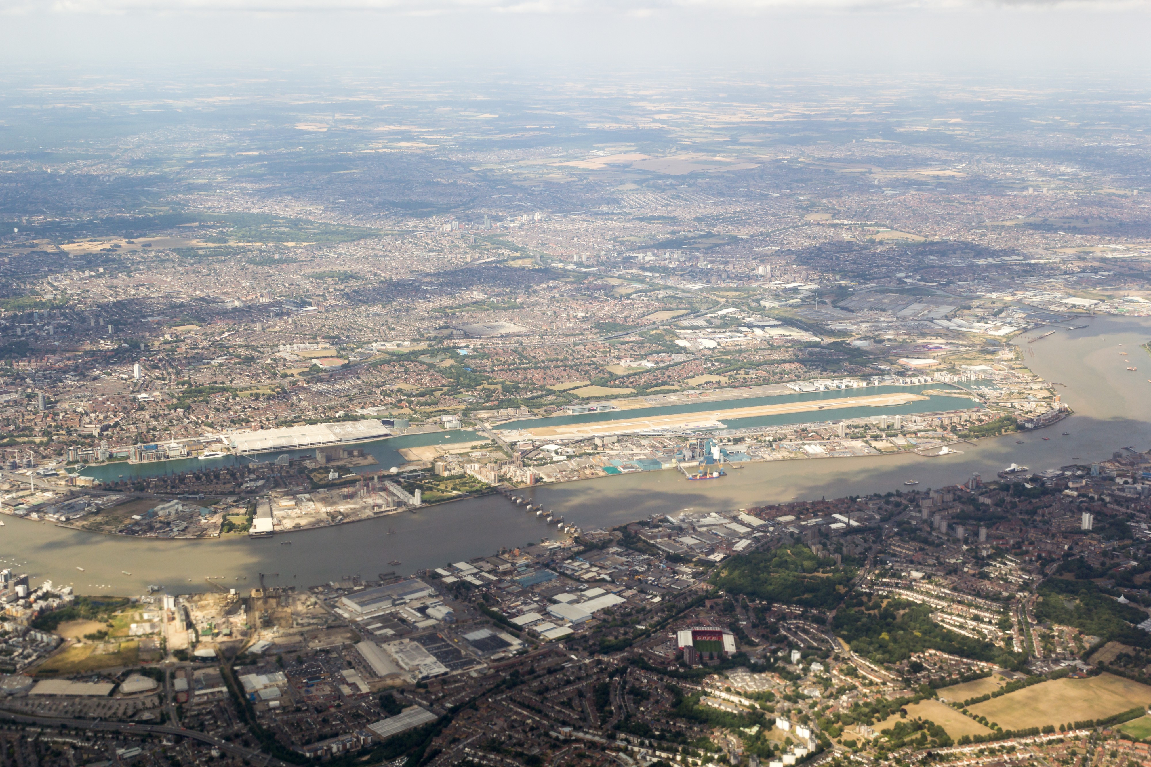 Aerial view of London from LHR approach (01)