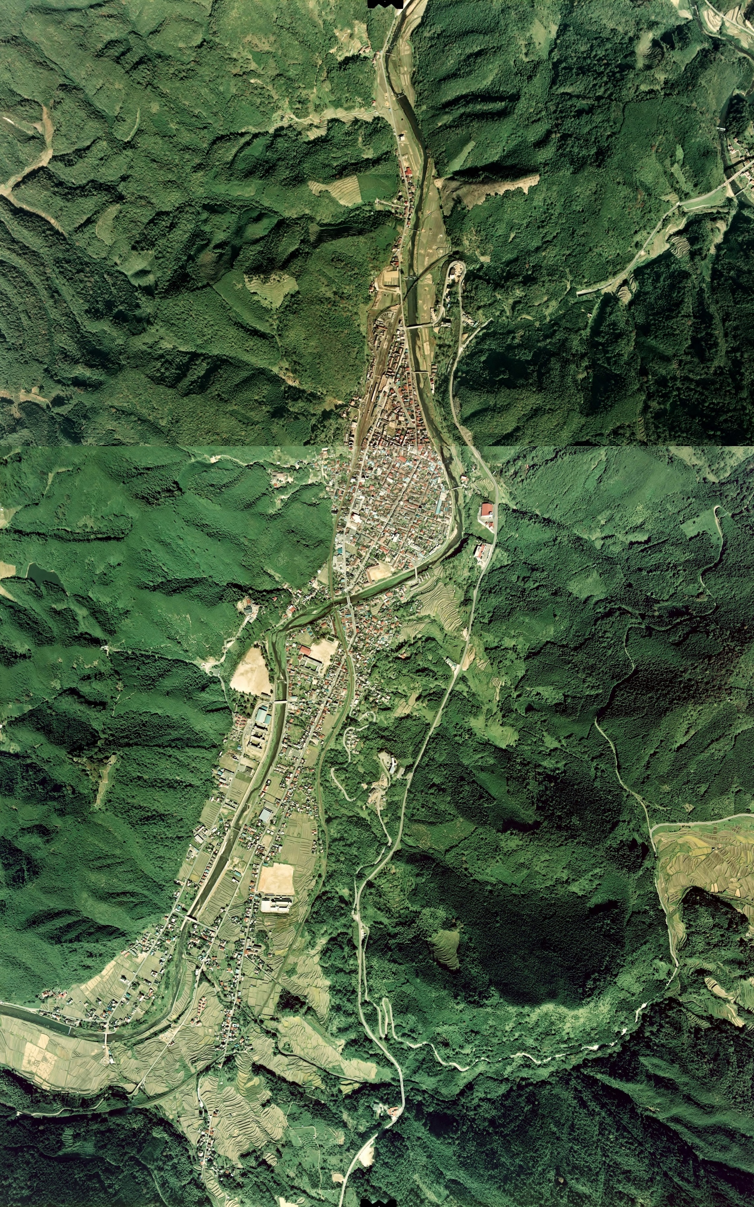 Historical castle town Tsuwano.Aerial photograph.1976