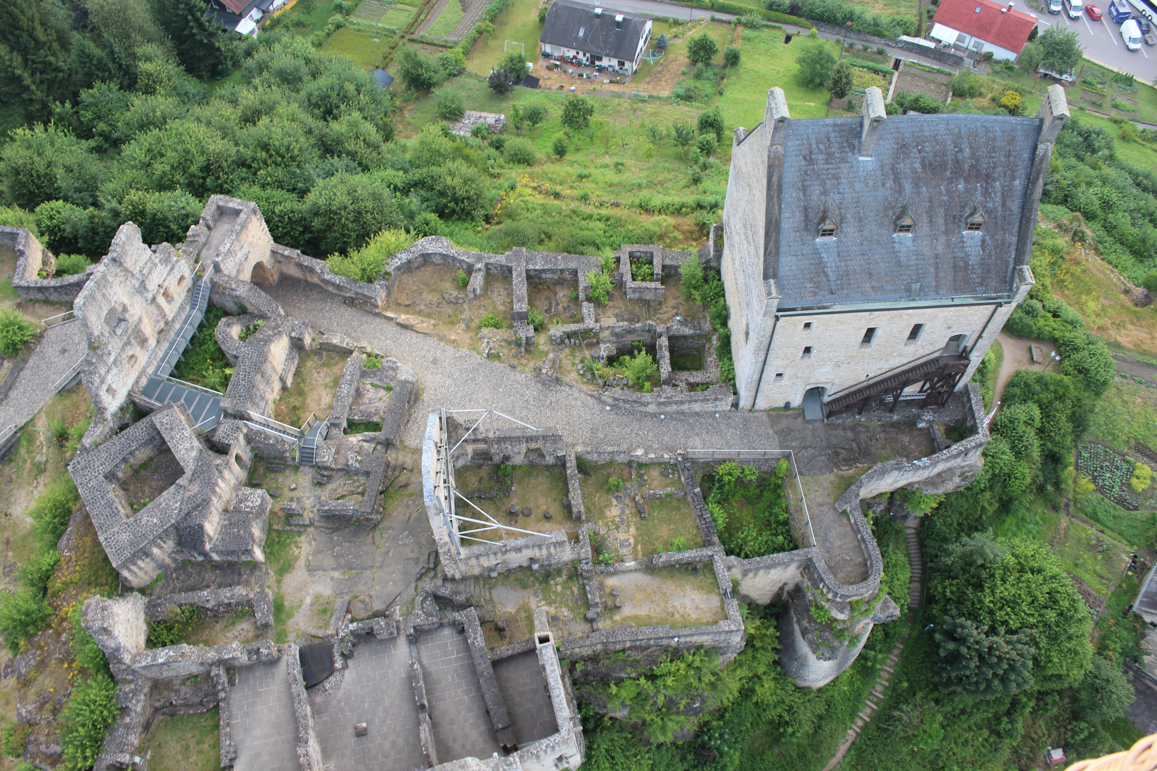 Larochette castle ruins 2016-07
