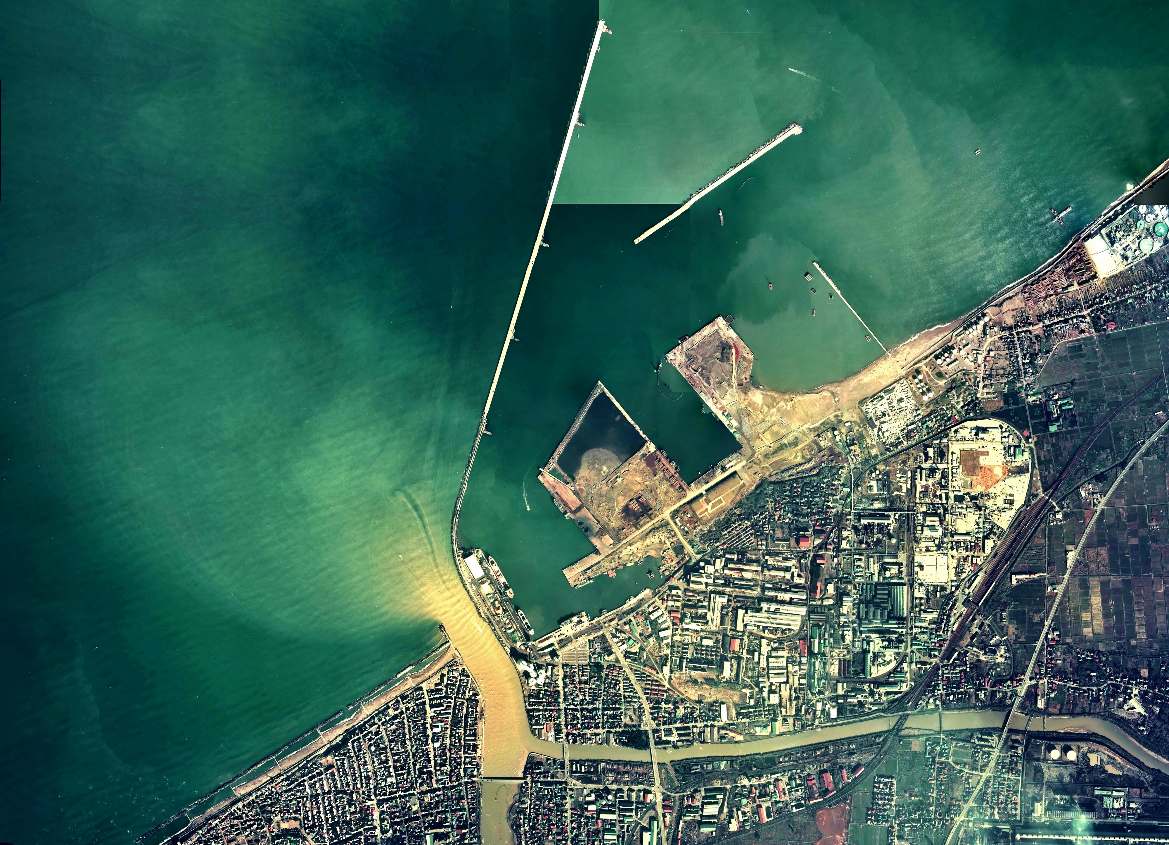 Port of Naoetsu Aerial photograph.1975