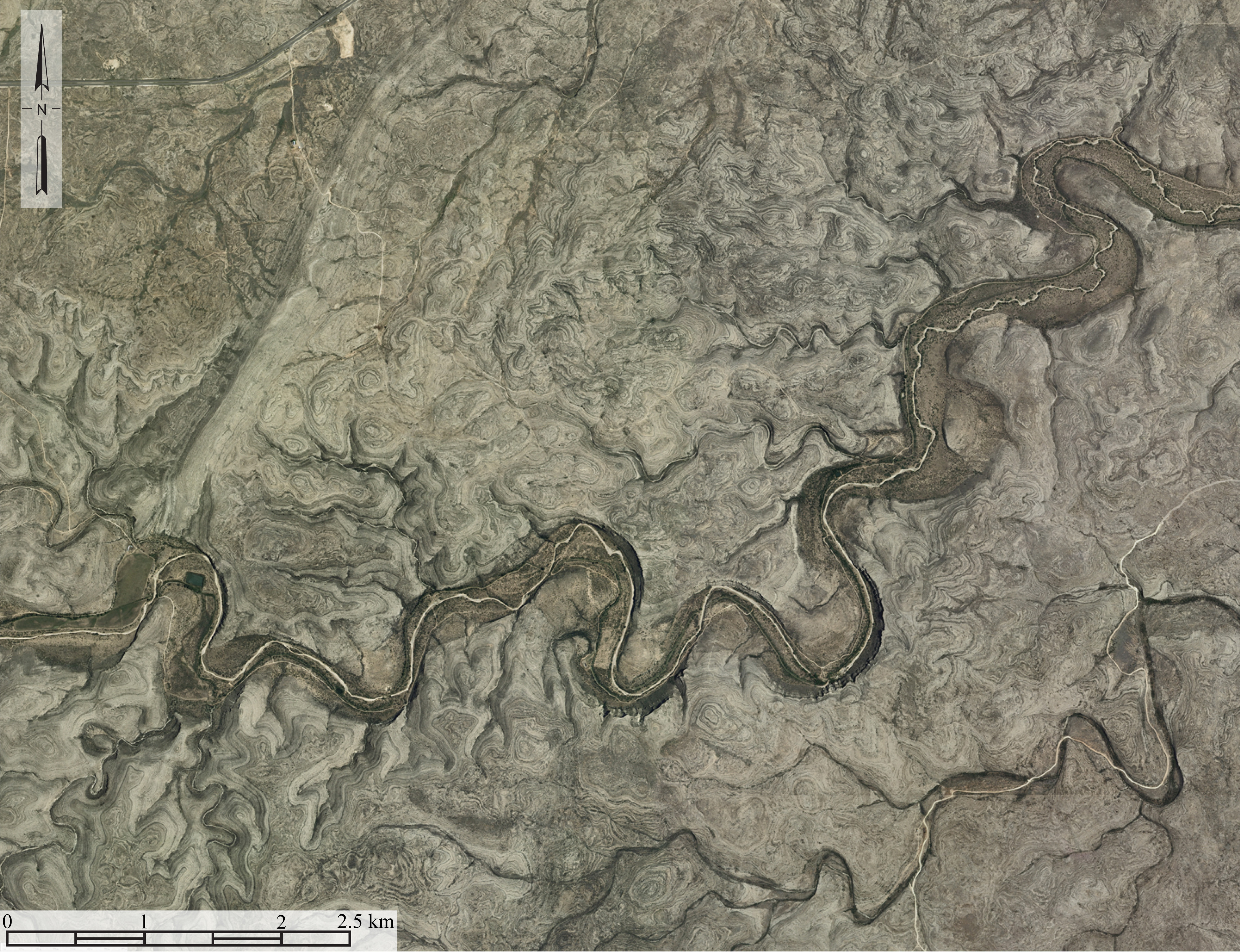 Entrenched meanders and misfit stream of Rio Hondo, Lincoln County, New Mexico