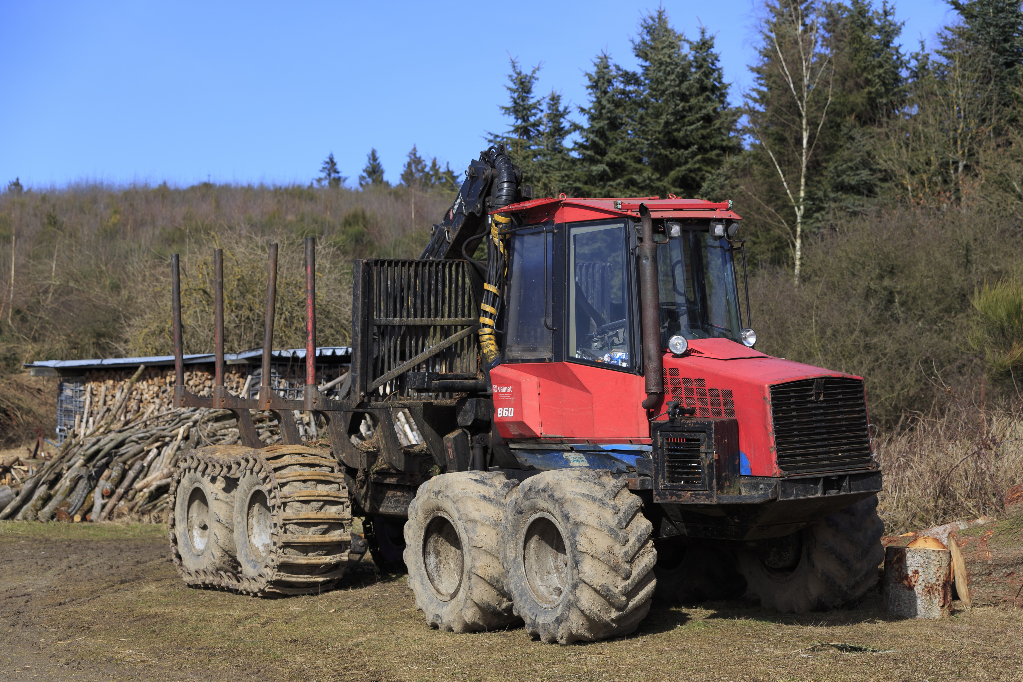 Ostentrop Germany VALMET-860-tractor-01