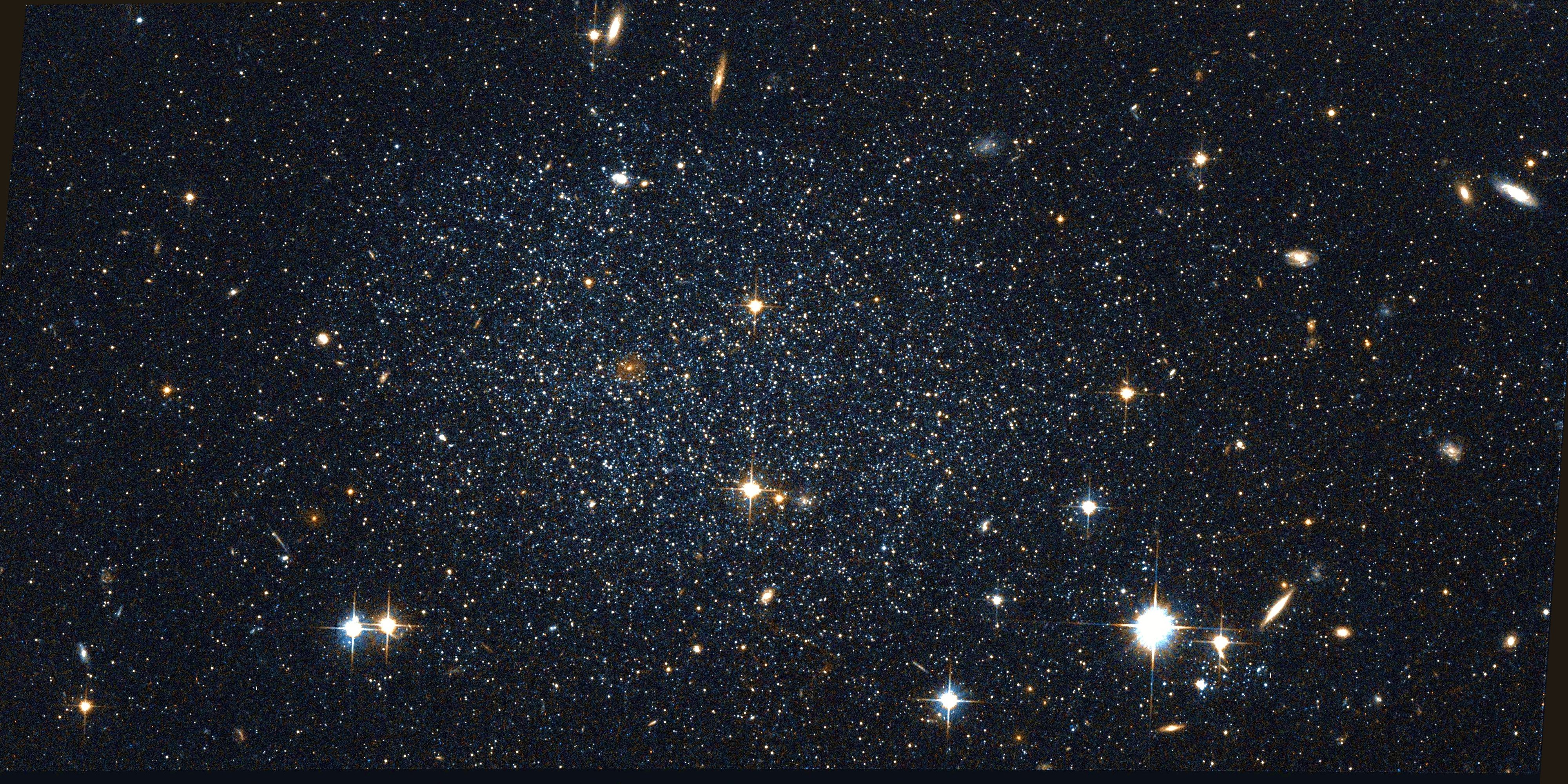 Antlia Dwarf PGC 29194 Hubble WikiSky