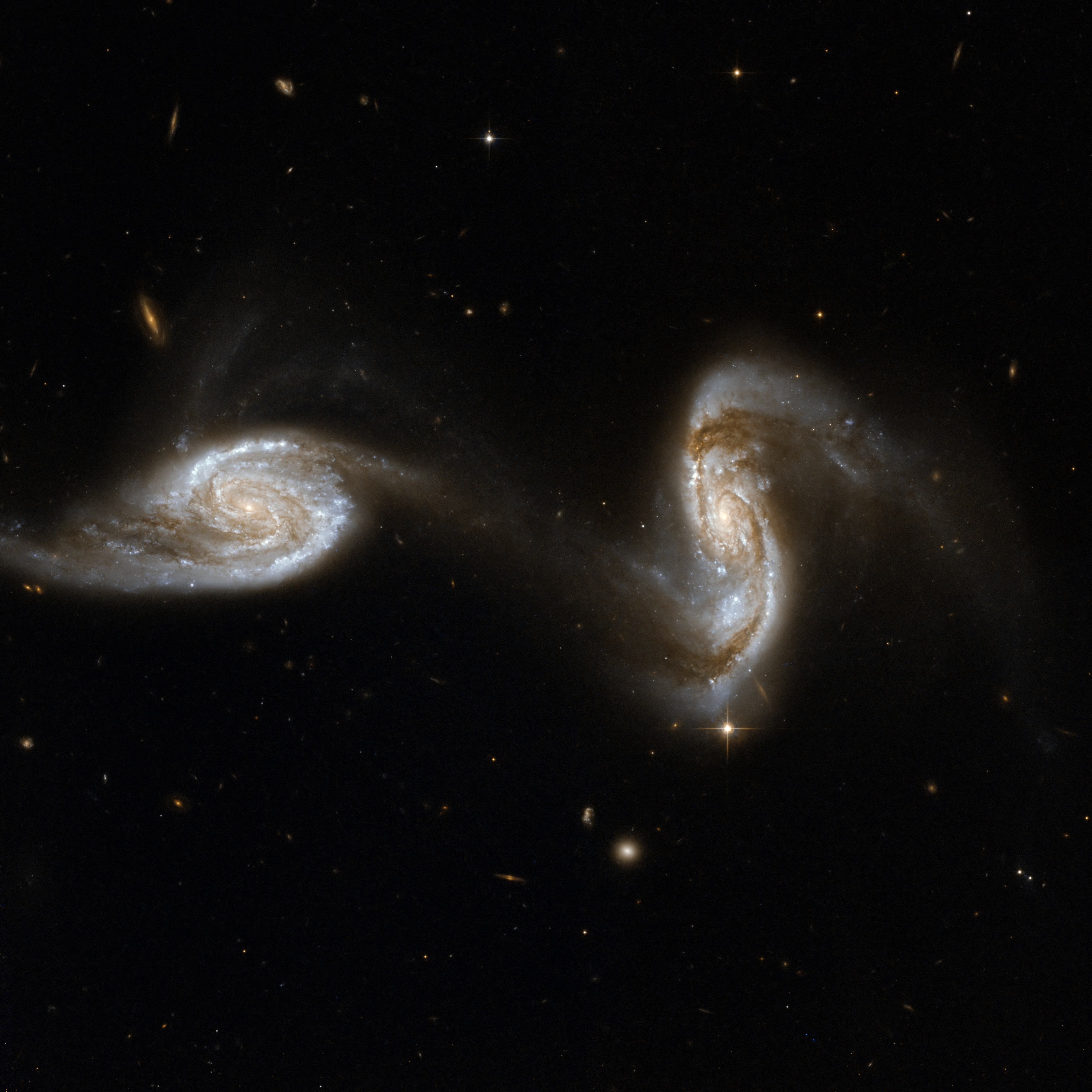 Hubble Interacting Galaxy NGC 5257 (2008-04-24)
