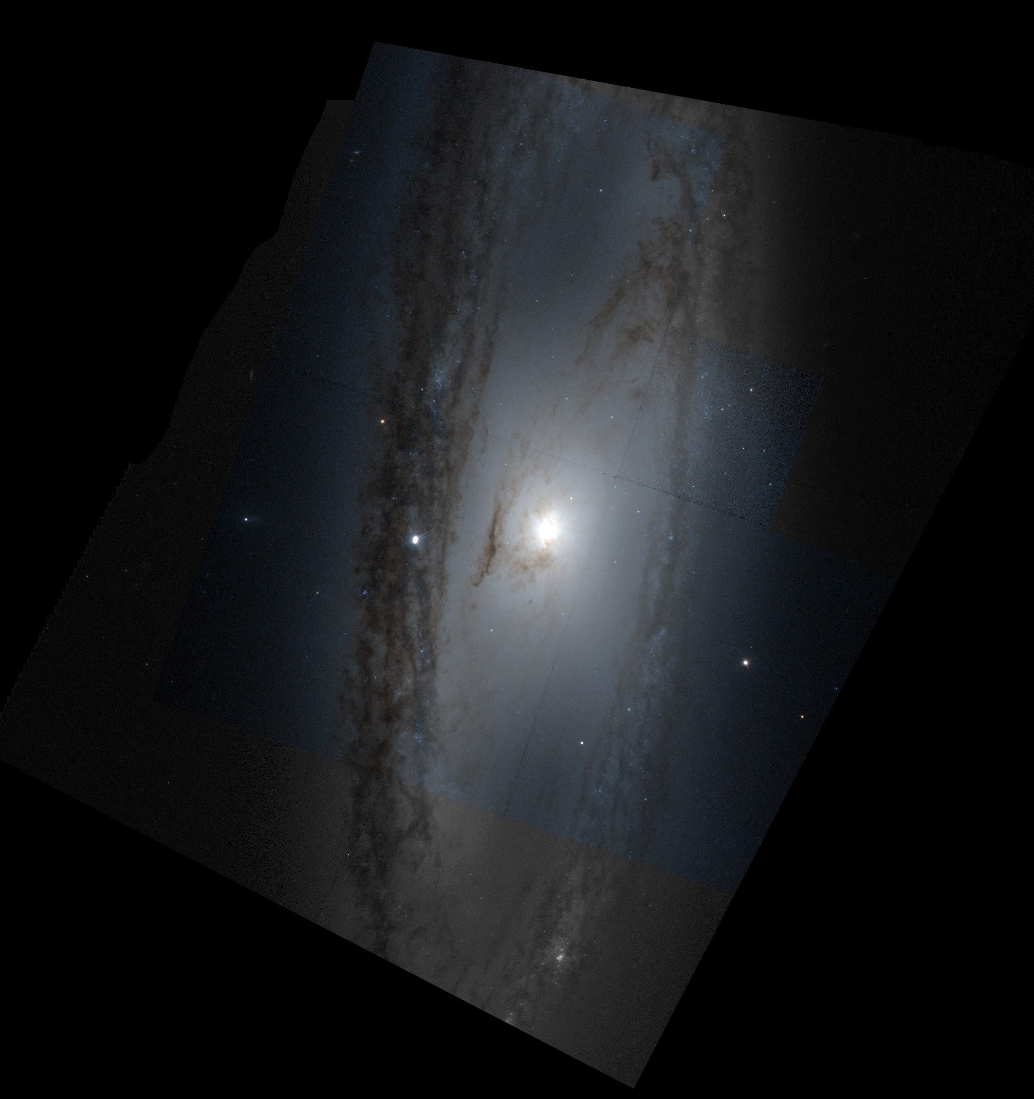 NGC3623-hst-R814GB450