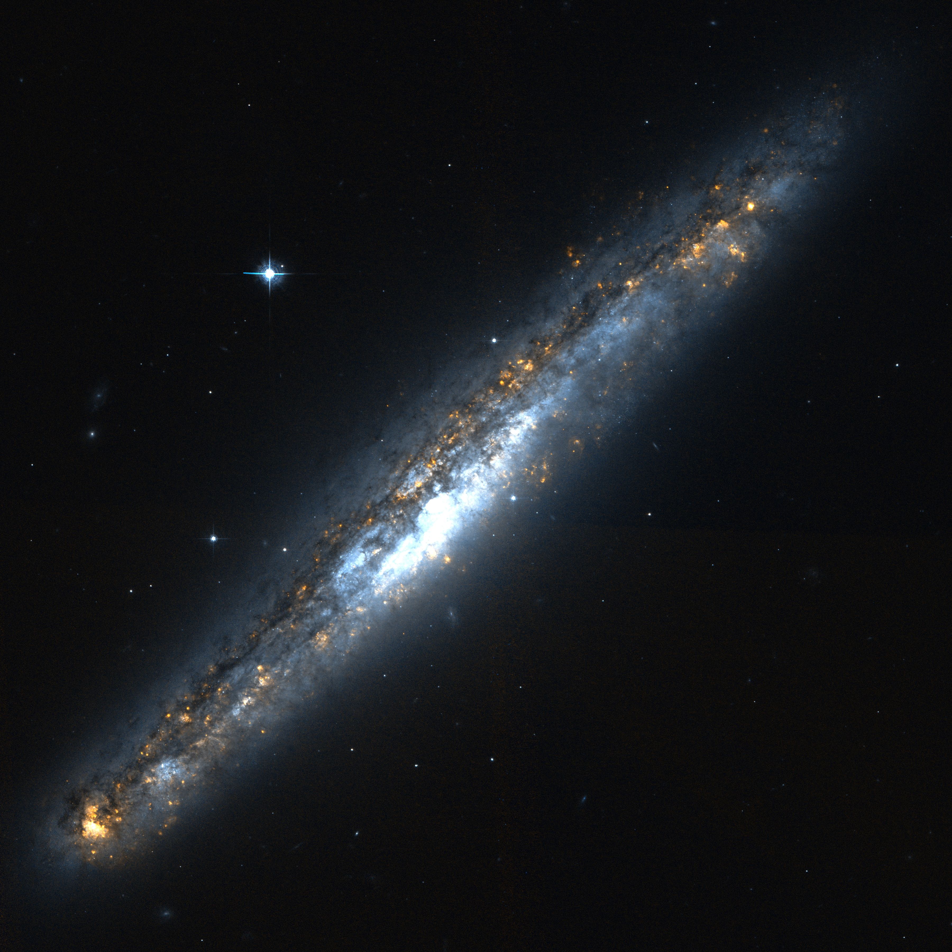NGC 5775 Hubble WikiSky