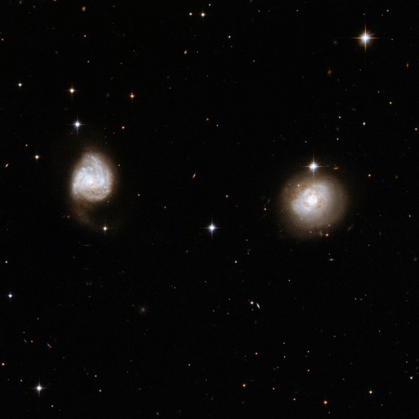 Hubble Interacting Galaxy AM 0702-601 (2008-04-24)