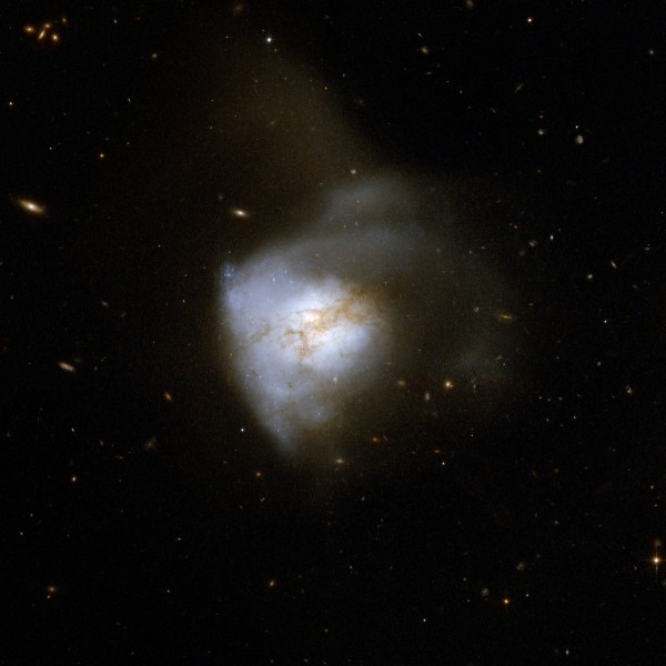 Hubble Interacting Galaxy Arp 220 (2008-04-24)