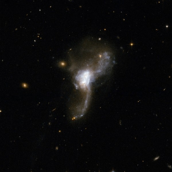 Hubble Interacting Galaxy ESO 148-2 (2008-04-24)