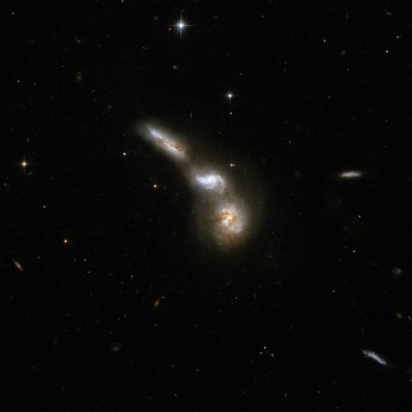 Hubble Interacting Galaxy ESO 255-7 (2008-04-24)