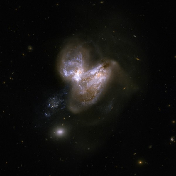 Hubble Interacting Galaxy NGC 3690 (2008-04-24)