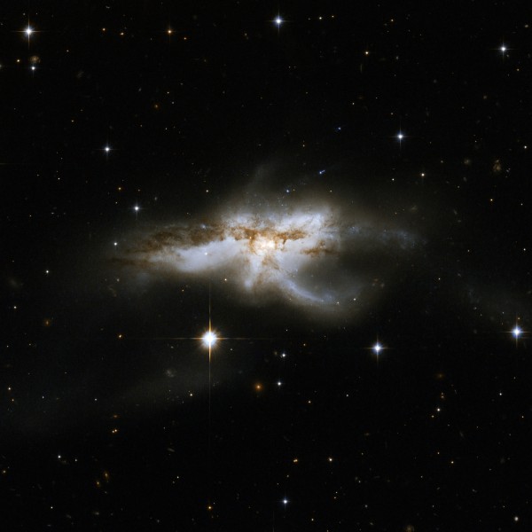 Hubble Interacting Galaxy NGC 6240 (2008-04-24)