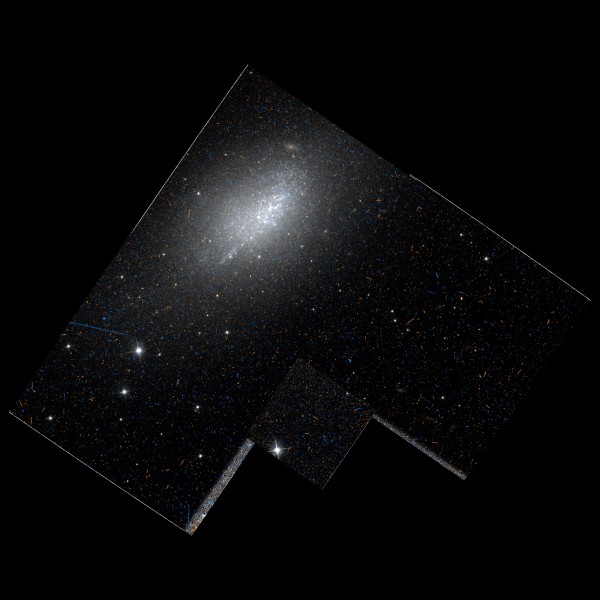 NGC2915-hat-R814GB606