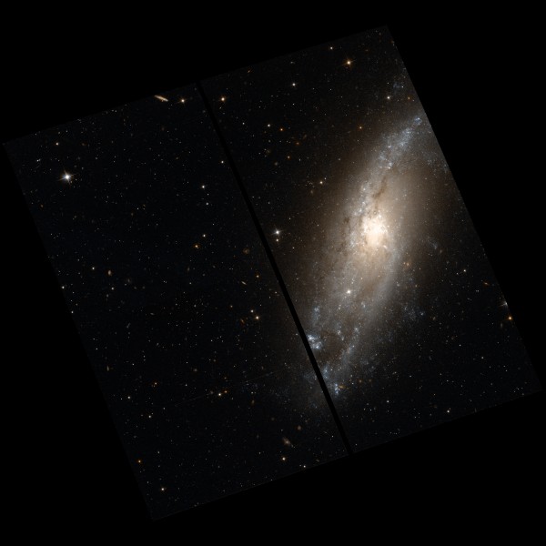 NGC406-hst-R814GB435