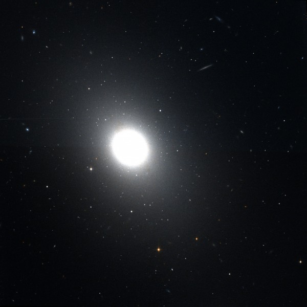 NGC 1172 Hubble WikiSky