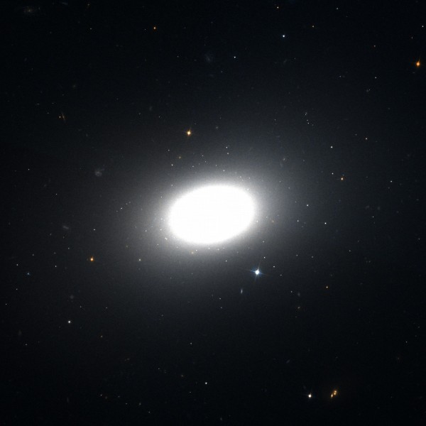 NGC 1426 Hubble WikiSky
