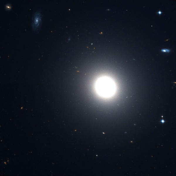 NGC 1439 Hubble WikiSky
