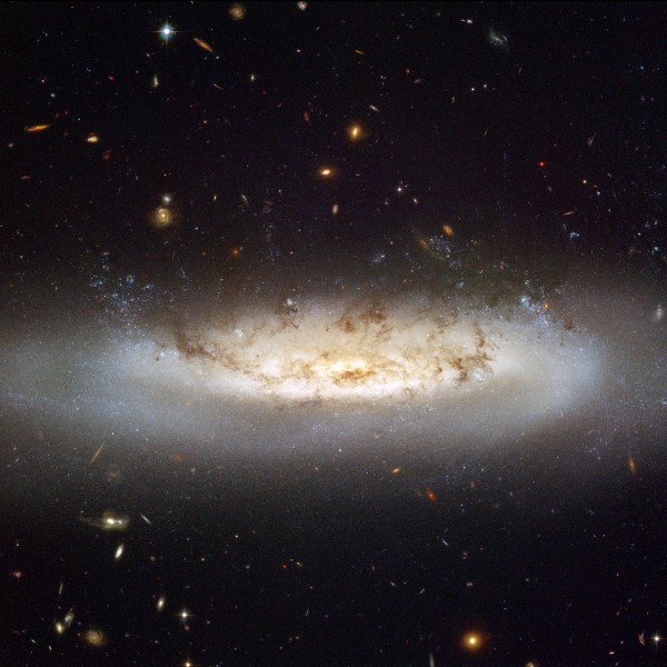 NGC 4522 Hubble heic0911b