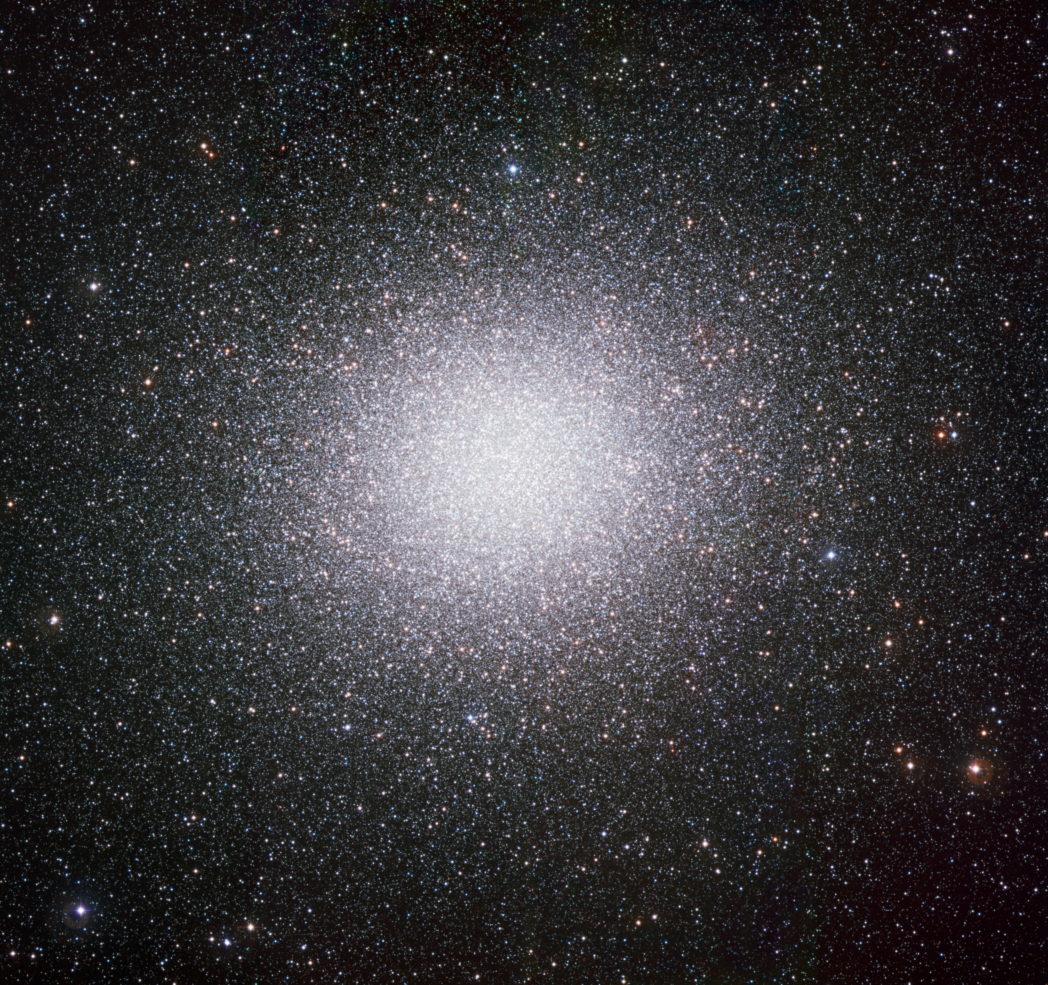 Omega Centauri by ESO