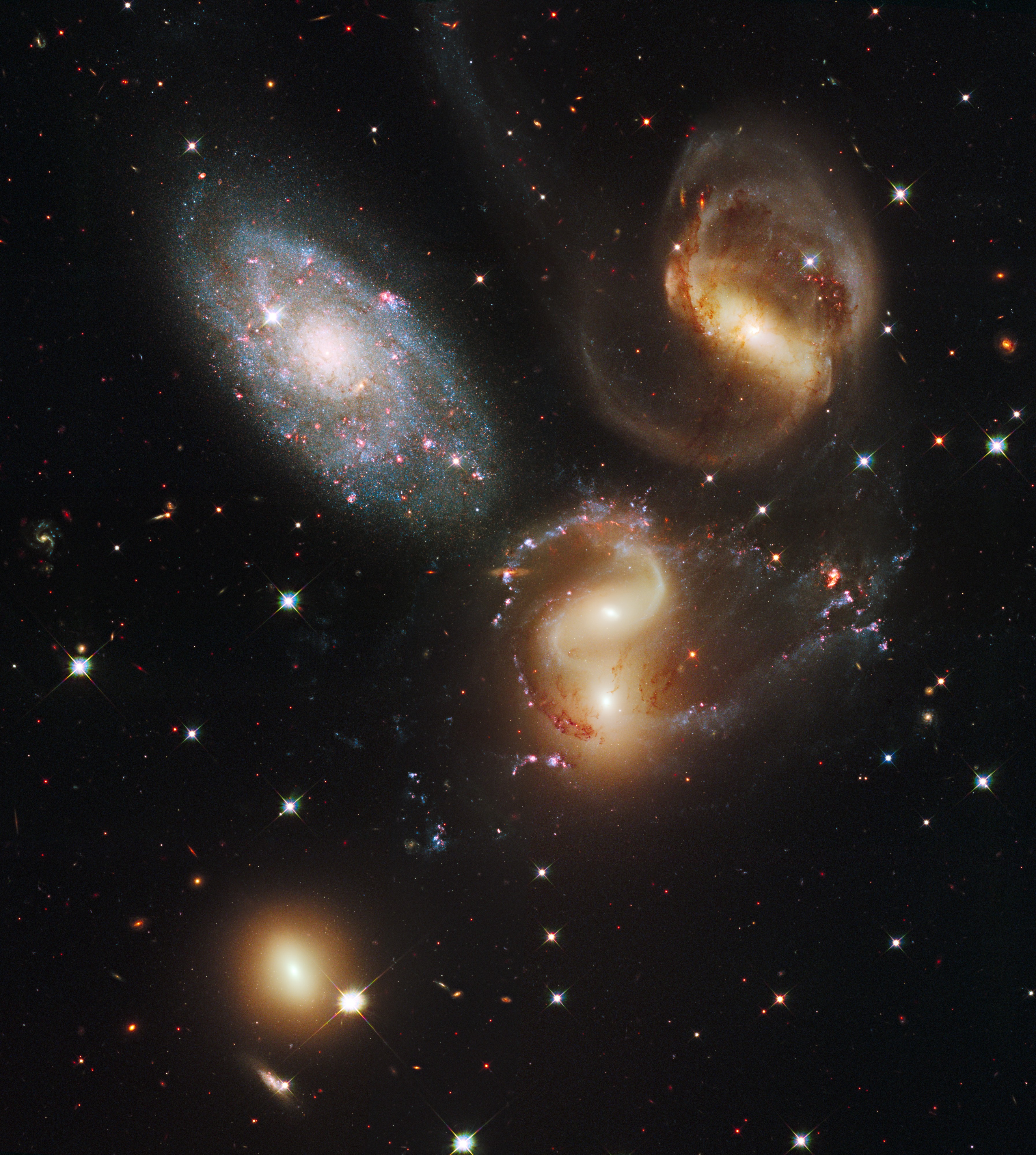 Stephan's Quintet Hubble 2009.full