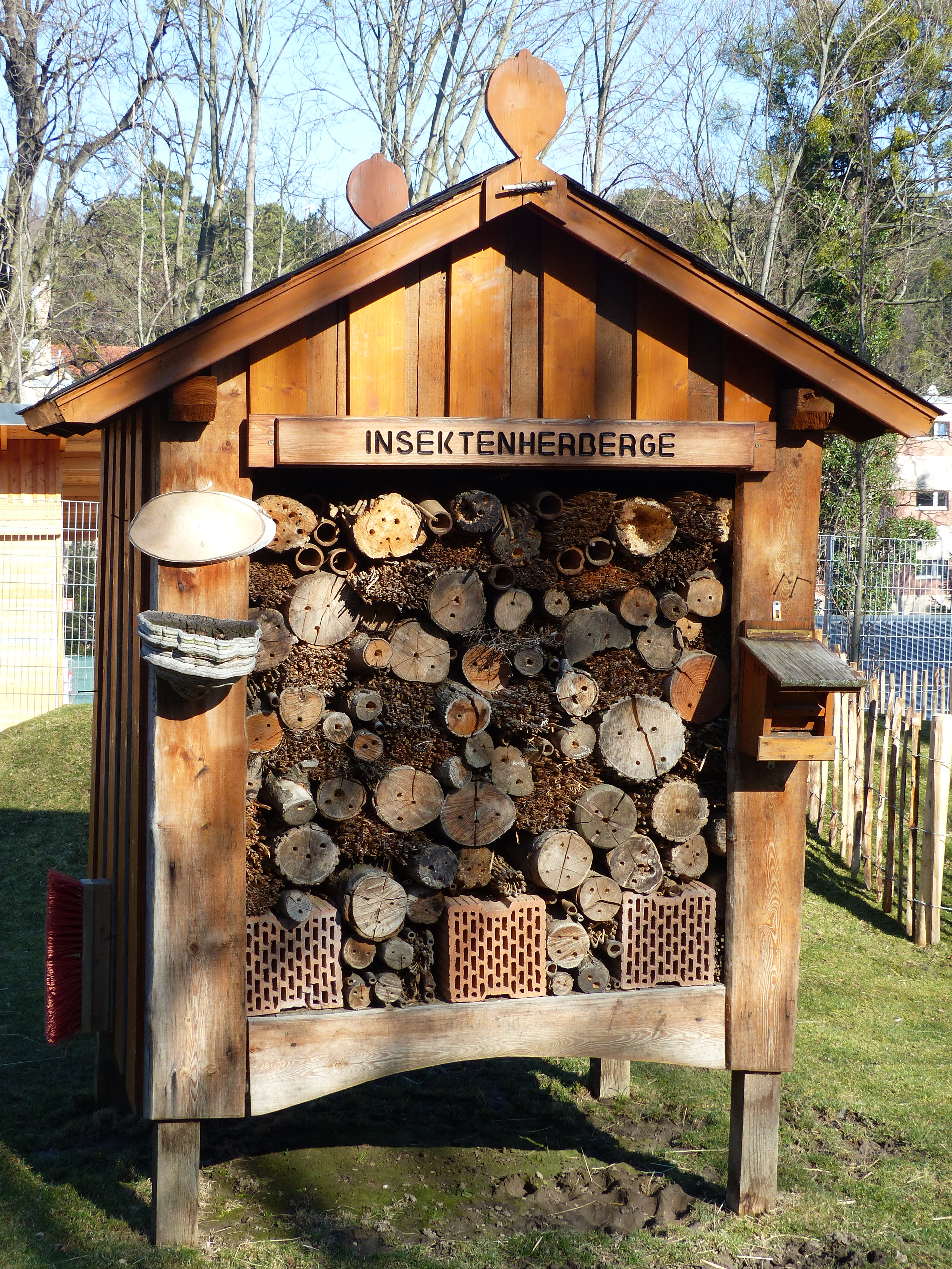 Insektenherberge im Pötzleinsdorfer Schlosspark (1)